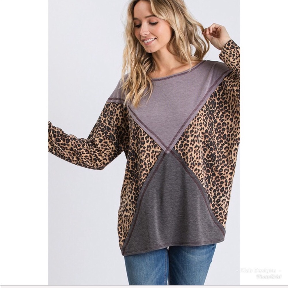 ❤️LAST 2! Animal Print Super Soft Color Block Top! - Picture 3 of 8